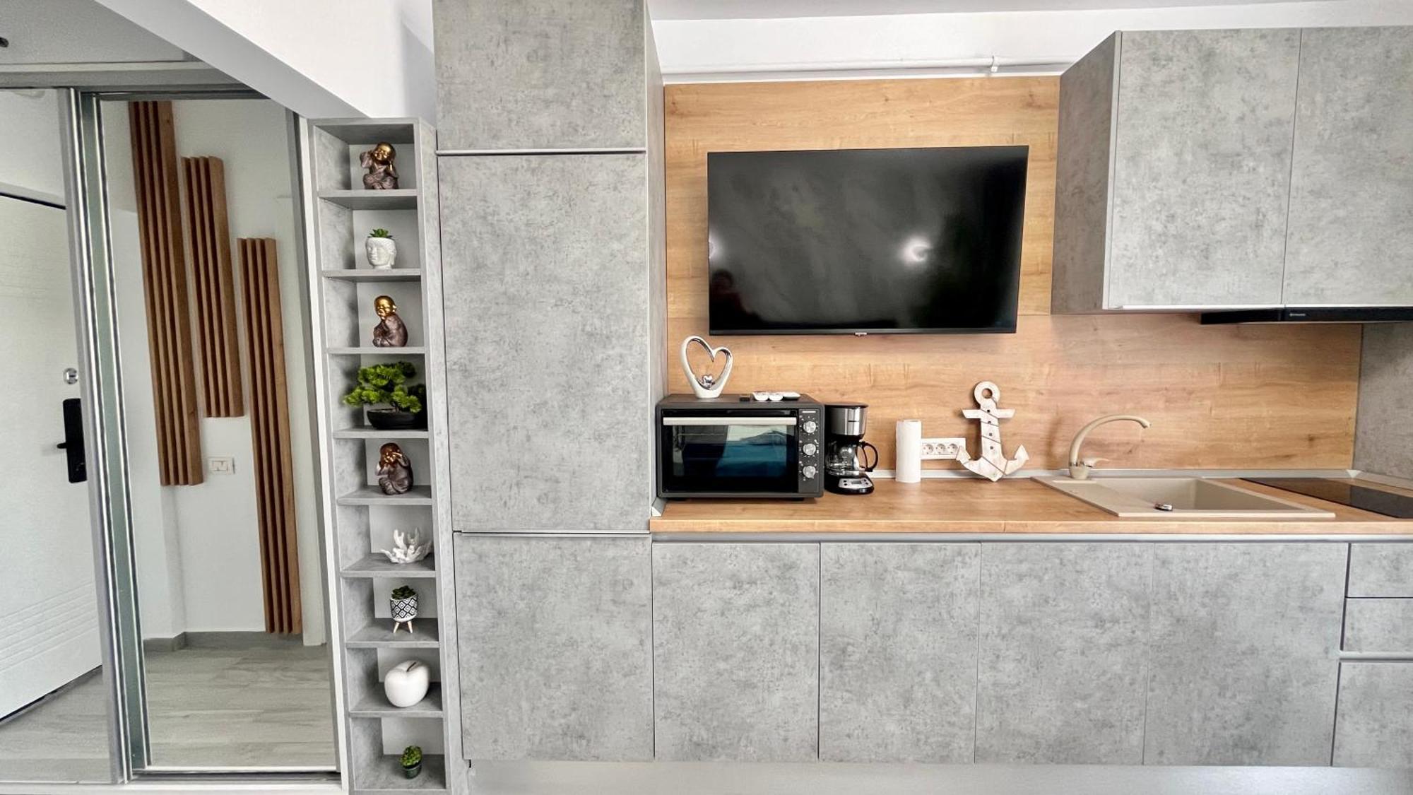 Cosmopolitan - Studio Pe Plaja Cu Vedere La Mare & Loc Parcare Gratis Năvodari Exteriör bild